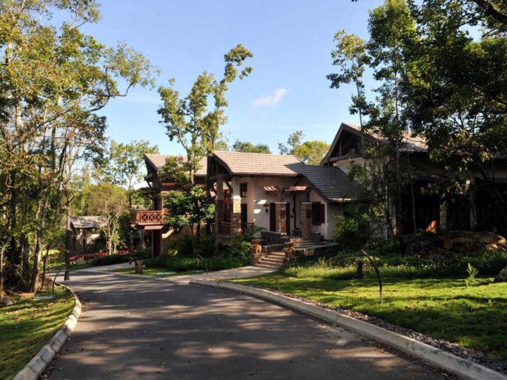 wuzhishan yatai rainforest resort