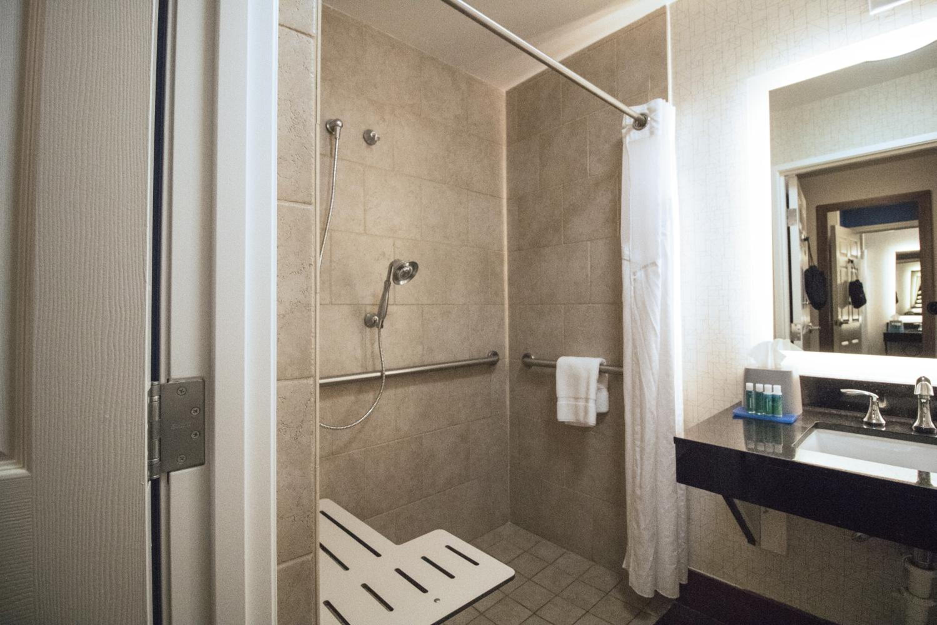 holiday inn express and suites columbia i 26 harbison blvd