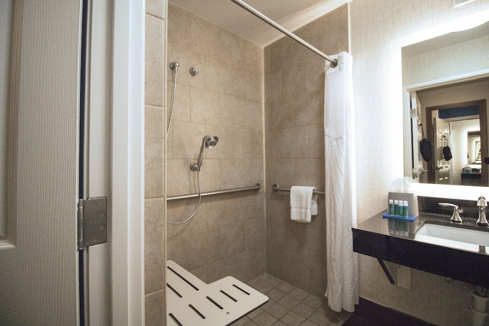 holiday inn express and suites columbia i 26 harbison blvd