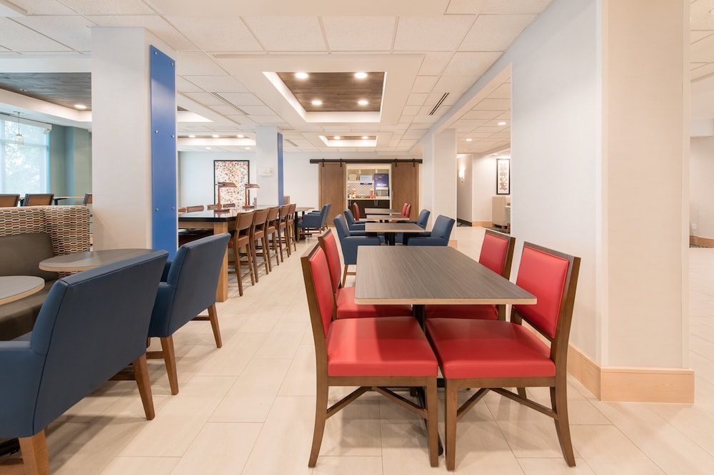 holiday inn express and suites columbia i 26 harbison blvd