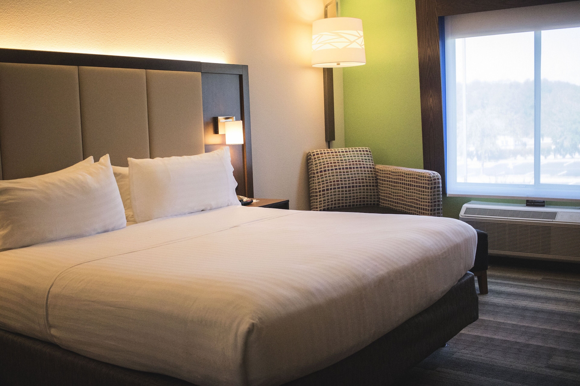 holiday inn express and suites columbia i 26 harbison blvd