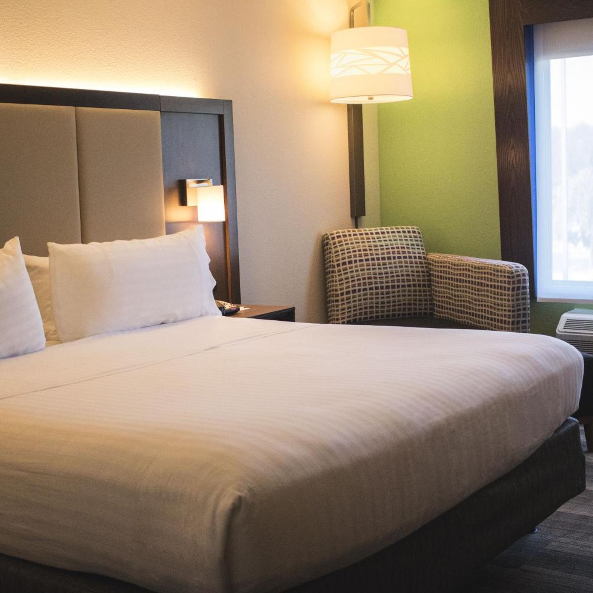 holiday inn express and suites columbia i 26 harbison blvd