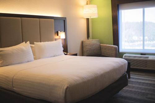 holiday inn express and suites columbia i 26 harbison blvd
