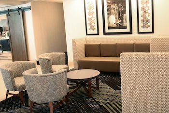 holiday inn express and suites columbia i 26 harbison blvd