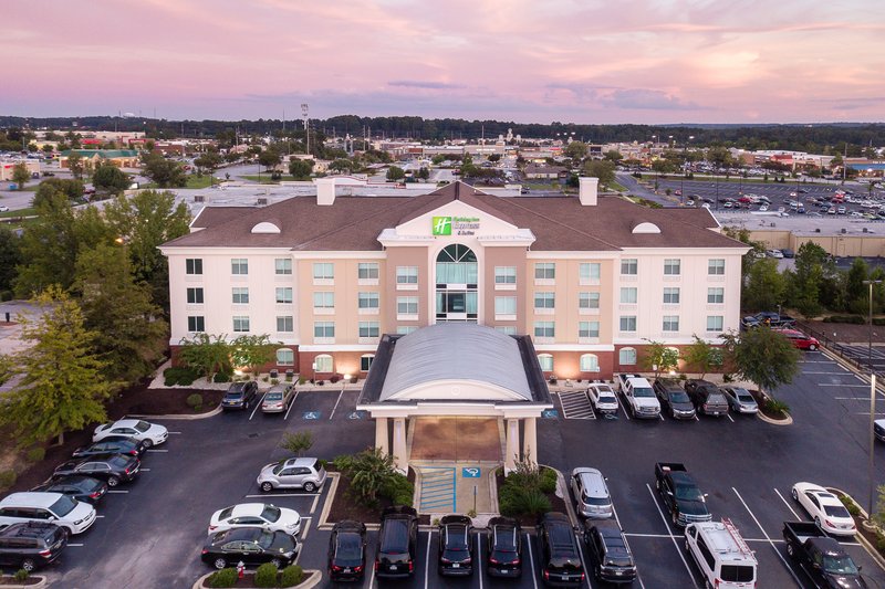 holiday inn express and suites columbia i 26 at ha