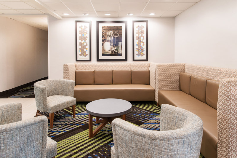 holiday inn express and suites columbia i 26 at ha