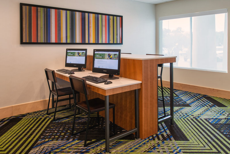 holiday inn express and suites columbia i 26 at ha