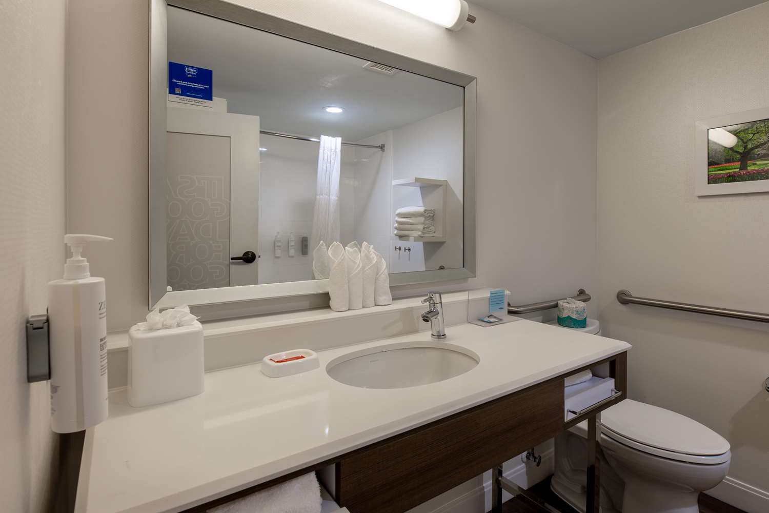 hampton inn columbia i 26 harbison blvd