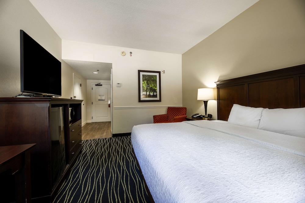 hampton inn columbia i 26 harbison blvd