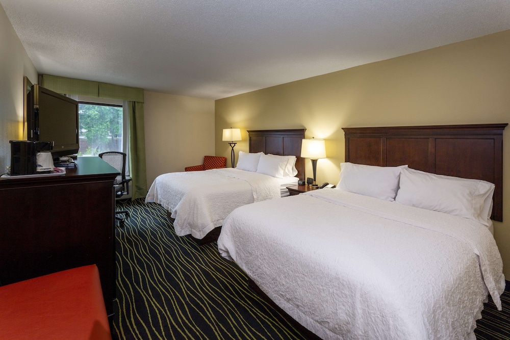 hampton inn columbia i 26 harbison blvd