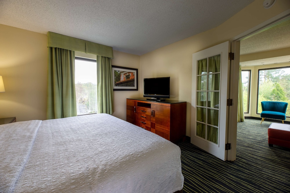hampton inn columbia i 26 harbison blvd