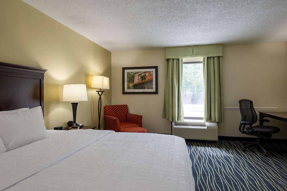 hampton inn columbia i 26 harbison blvd