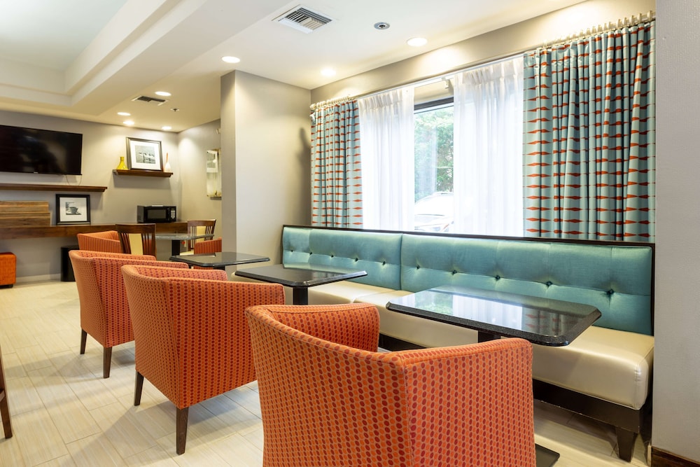 hampton inn columbia i 26 harbison blvd