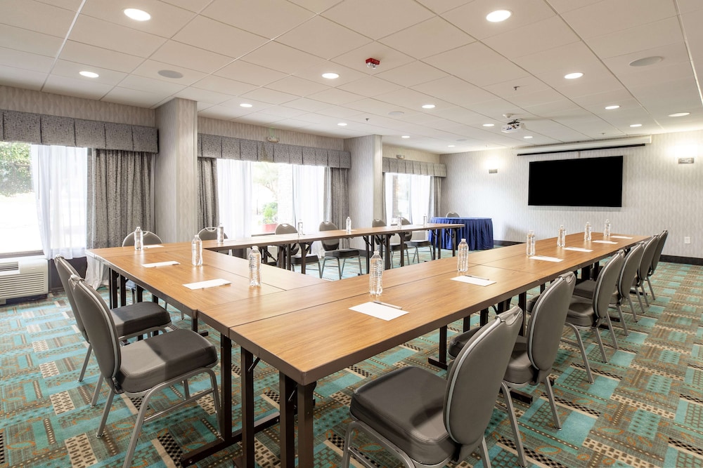 hampton inn columbia i 26 harbison blvd