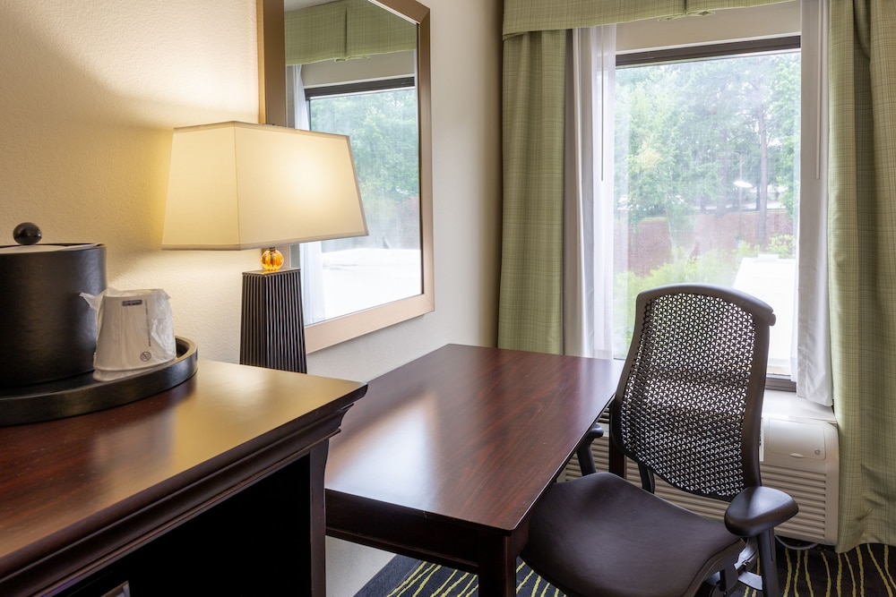 hampton inn columbia i 26 harbison blvd