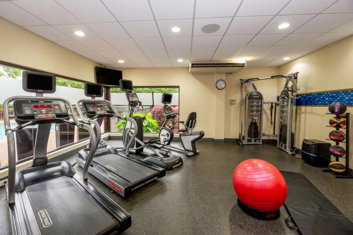 hampton inn columbia i 26 harbison blvd