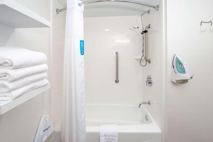 hampton inn columbia i 26 harbison blvd