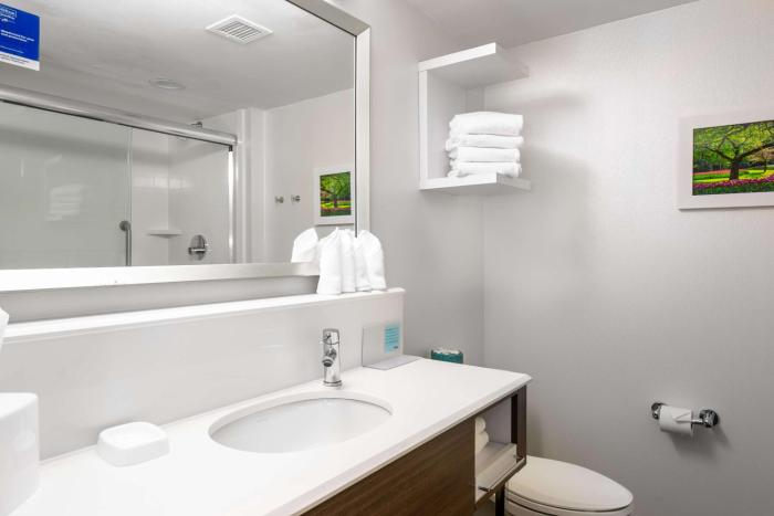 hampton inn columbia i 26 harbison blvd