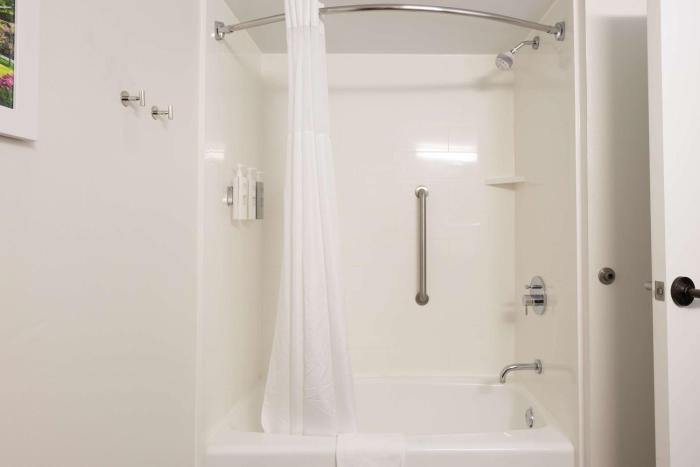 hampton inn columbia i 26 harbison blvd