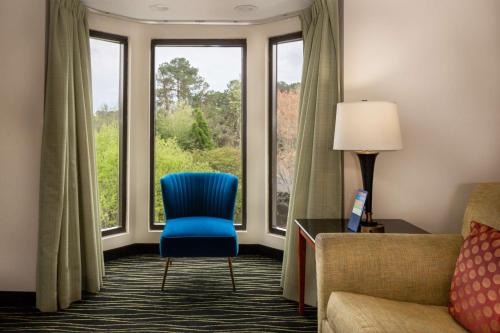 hampton inn columbia i 26 harbison blvd