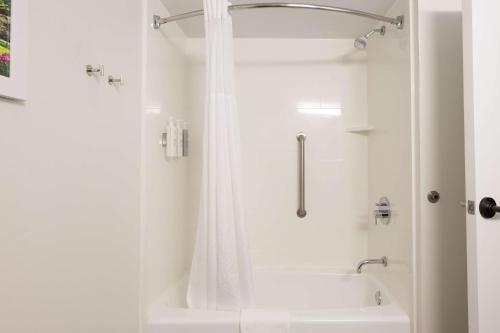 hampton inn columbia i 26 harbison blvd