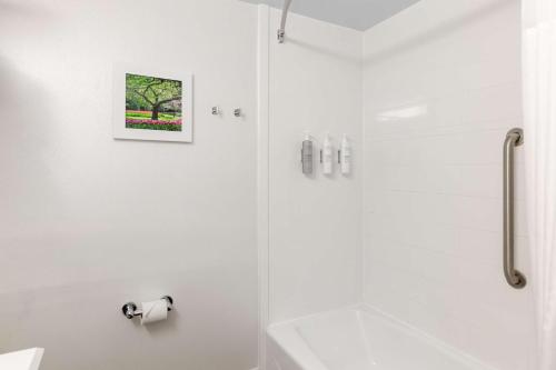 hampton inn columbia i 26 harbison blvd