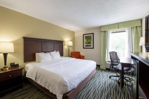 hampton inn columbia i 26 harbison blvd
