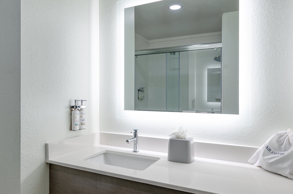 holiday inn express and suites columbia i 20 clemson road