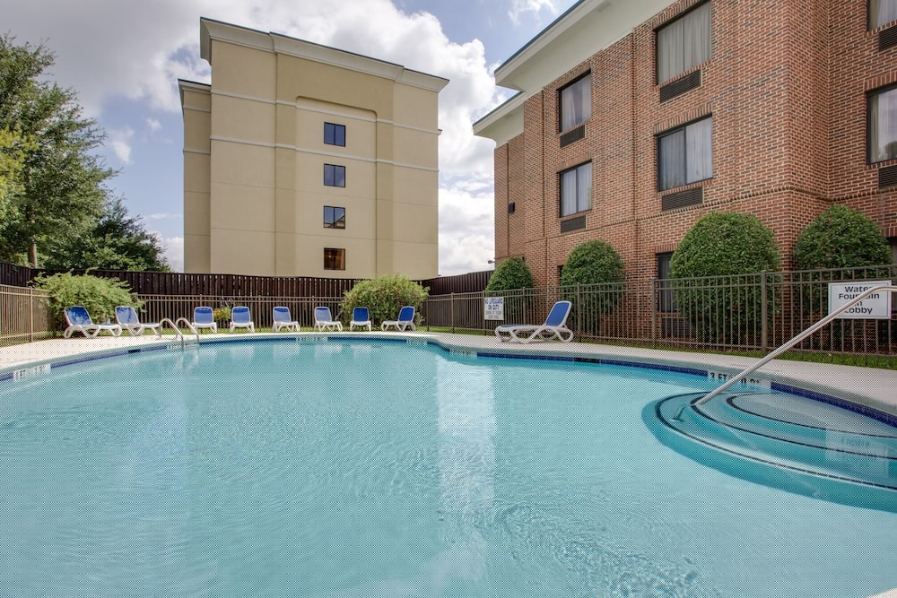 holiday inn express and suites columbia i 20 clemson road