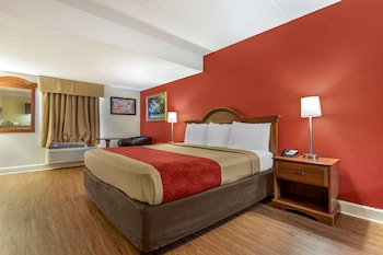 econo lodge inn and suites