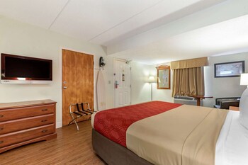 econo lodge inn and suites