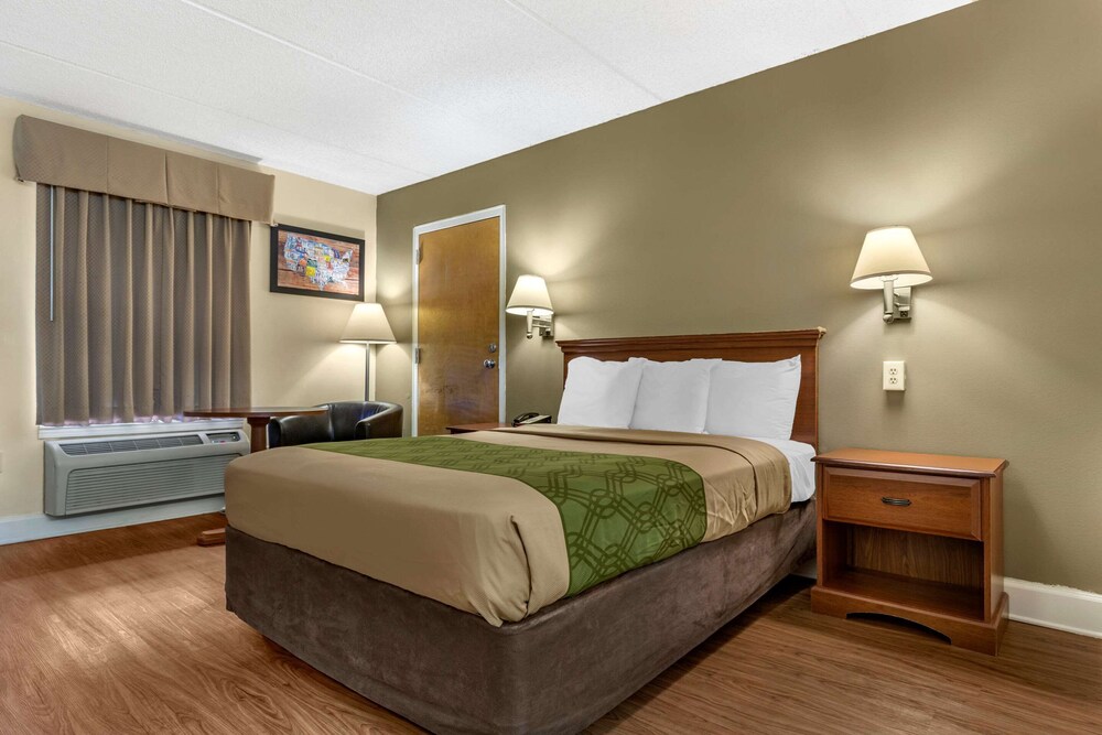econo lodge inn and suites
