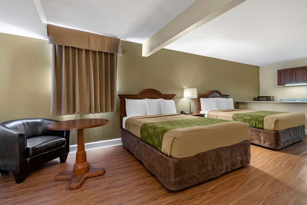 econo lodge inn and suites