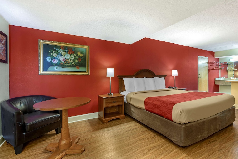 econo lodge inn and suites