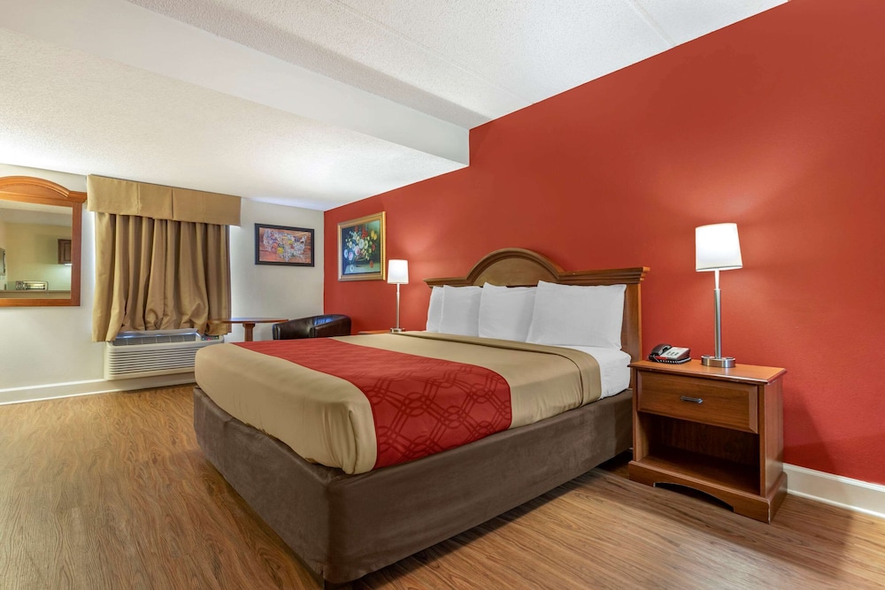 econo lodge inn and suites