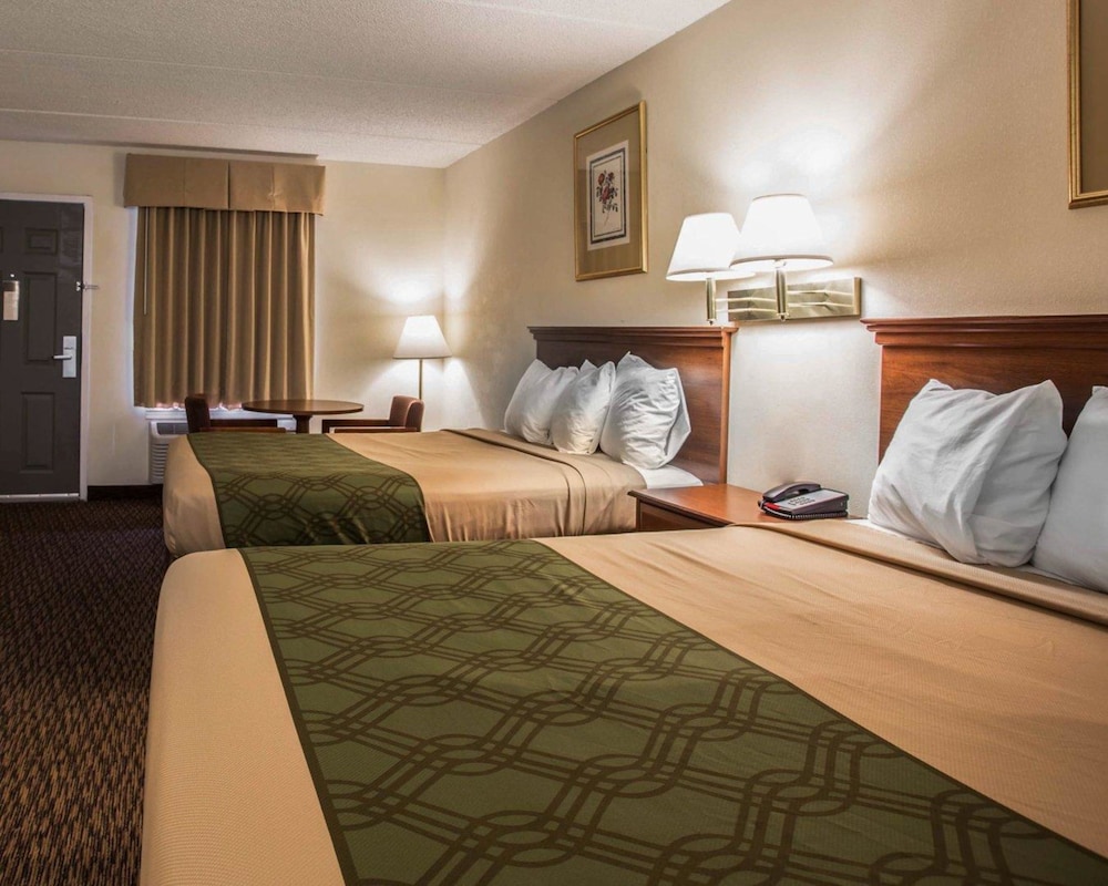 econo lodge inn and suites