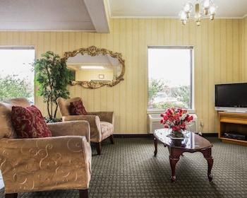 Econo Lodge Inn & Suites,Columbia>>Camden,2 star