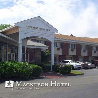 hyannis plaza hotel