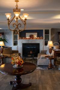 fort william henry hotel and conference center