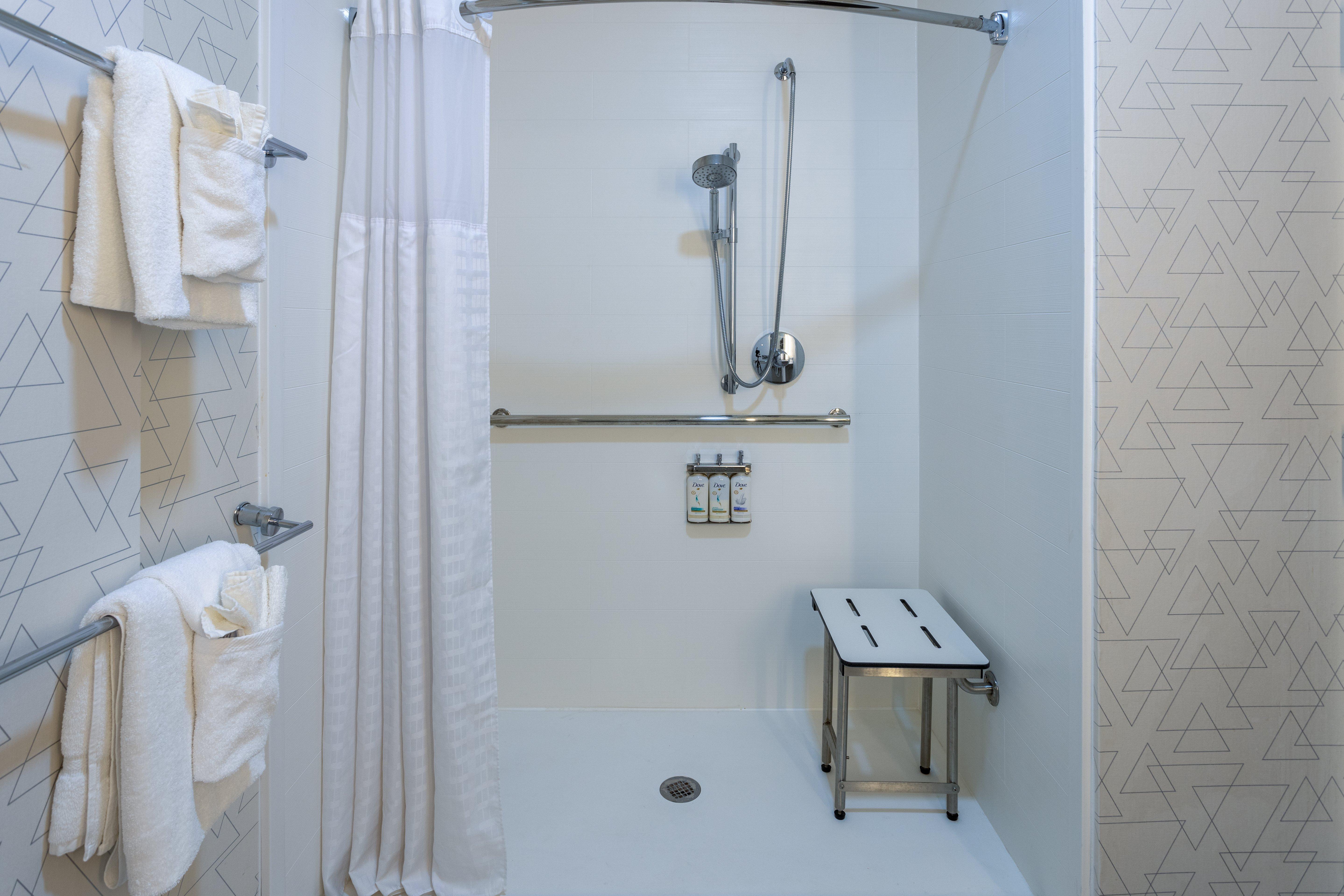 holiday inn express and suites center township by ihg