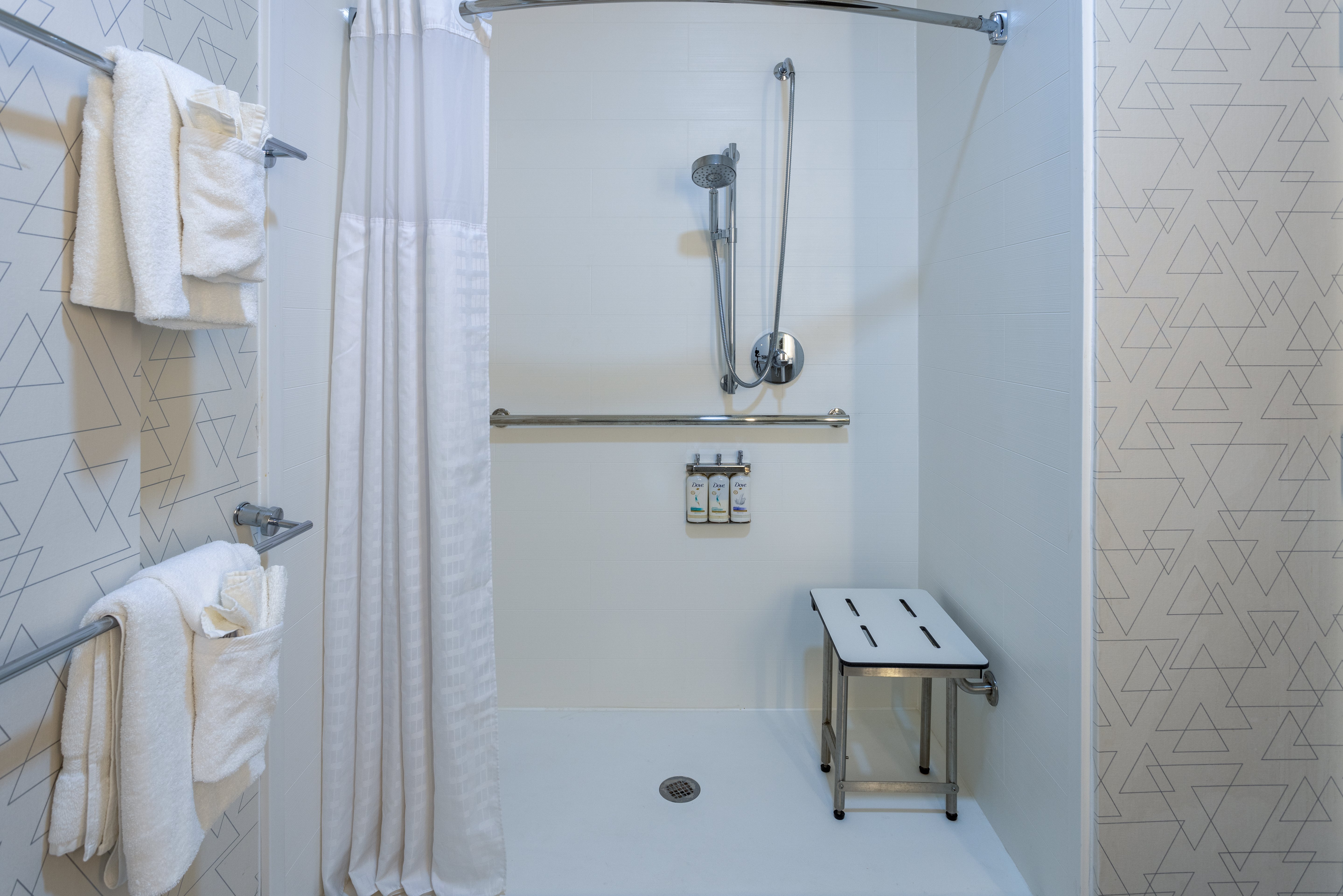 holiday inn express and suites center township by ihg