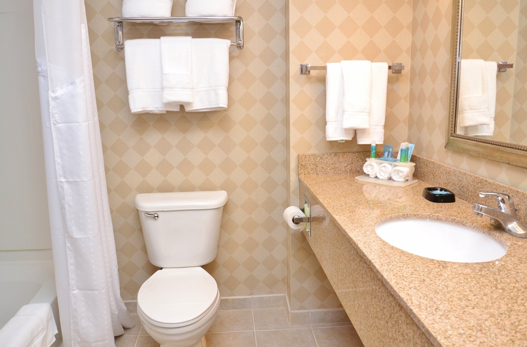 holiday inn express and suites center township by ihg