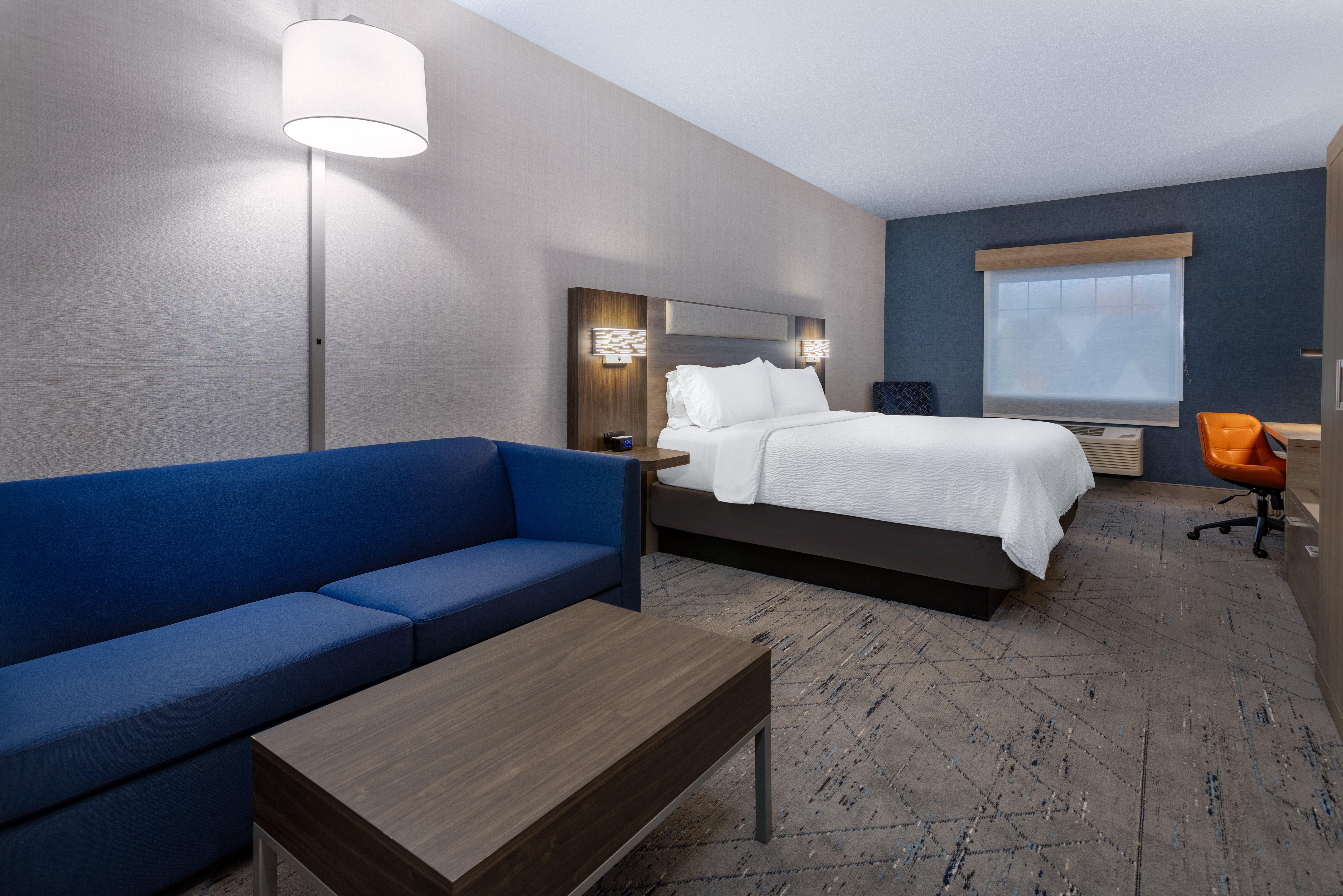 holiday inn express and suites center township by ihg