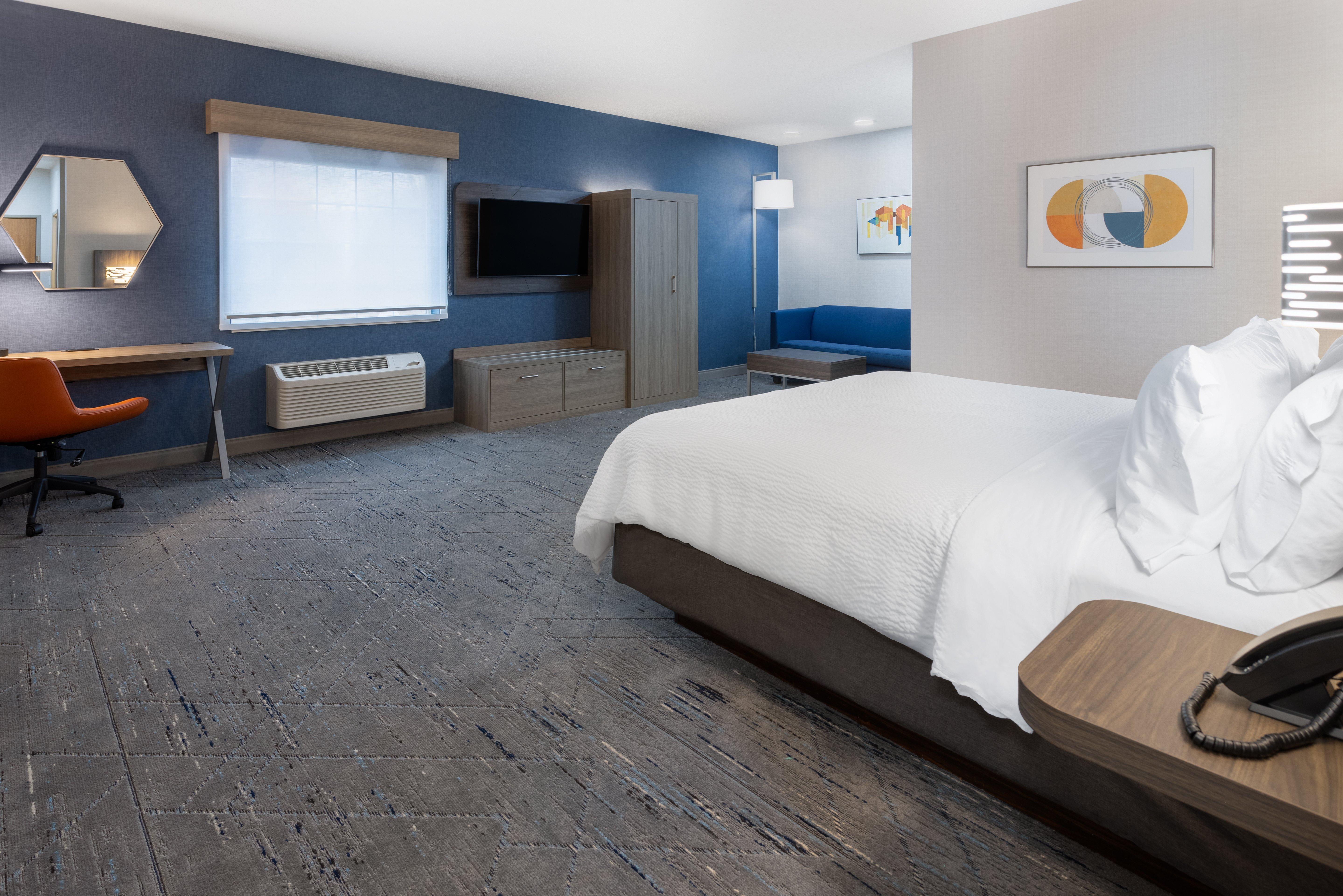 holiday inn express and suites center township by ihg