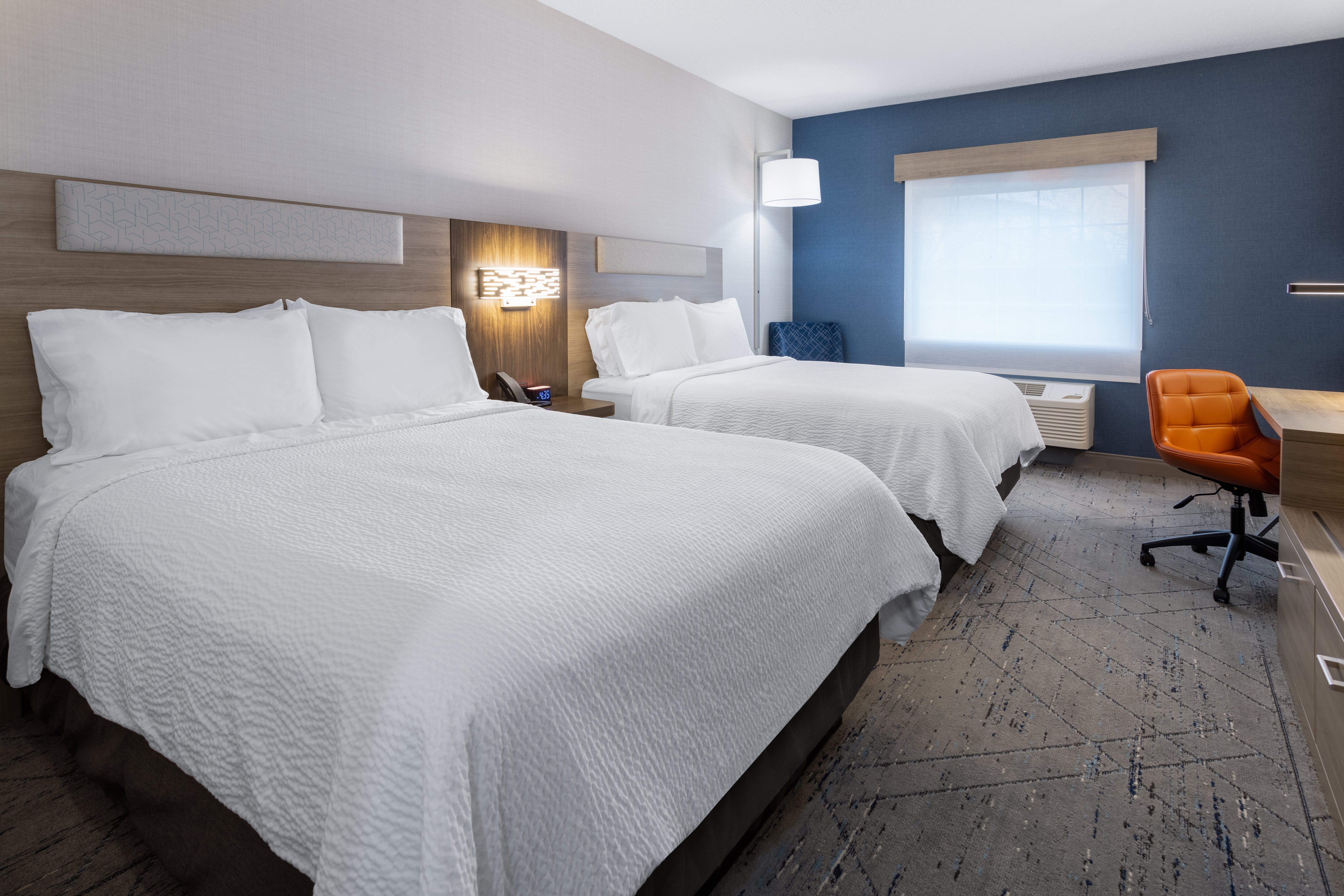 holiday inn express and suites center township by ihg