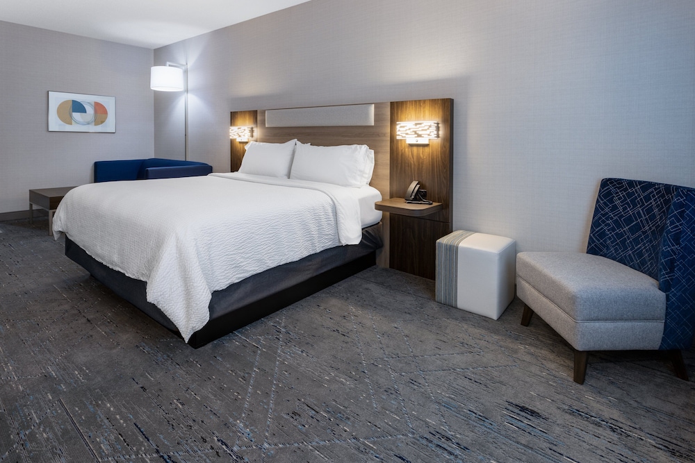 holiday inn express and suites center township by ihg