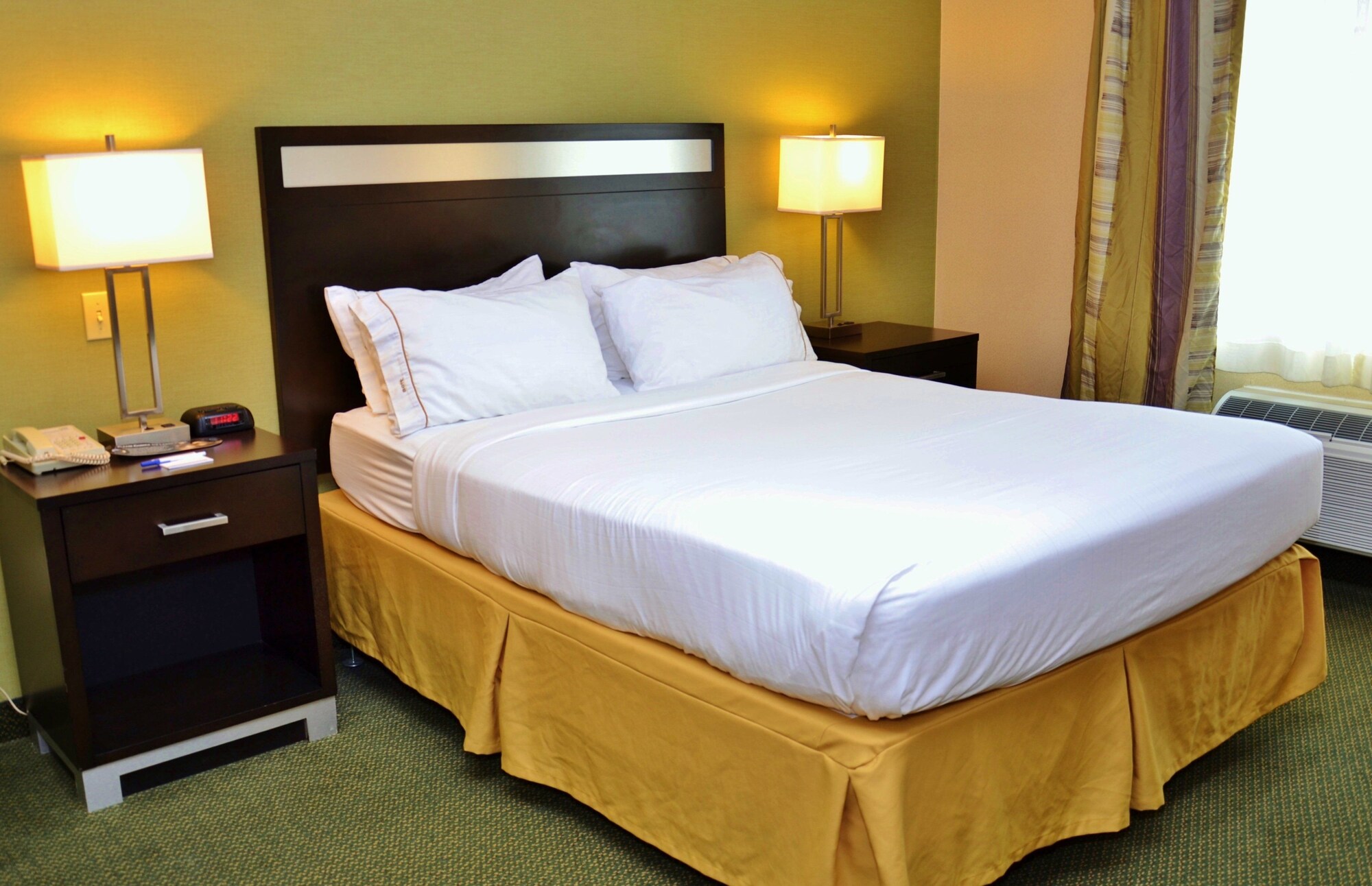 holiday inn express and suites center township by ihg