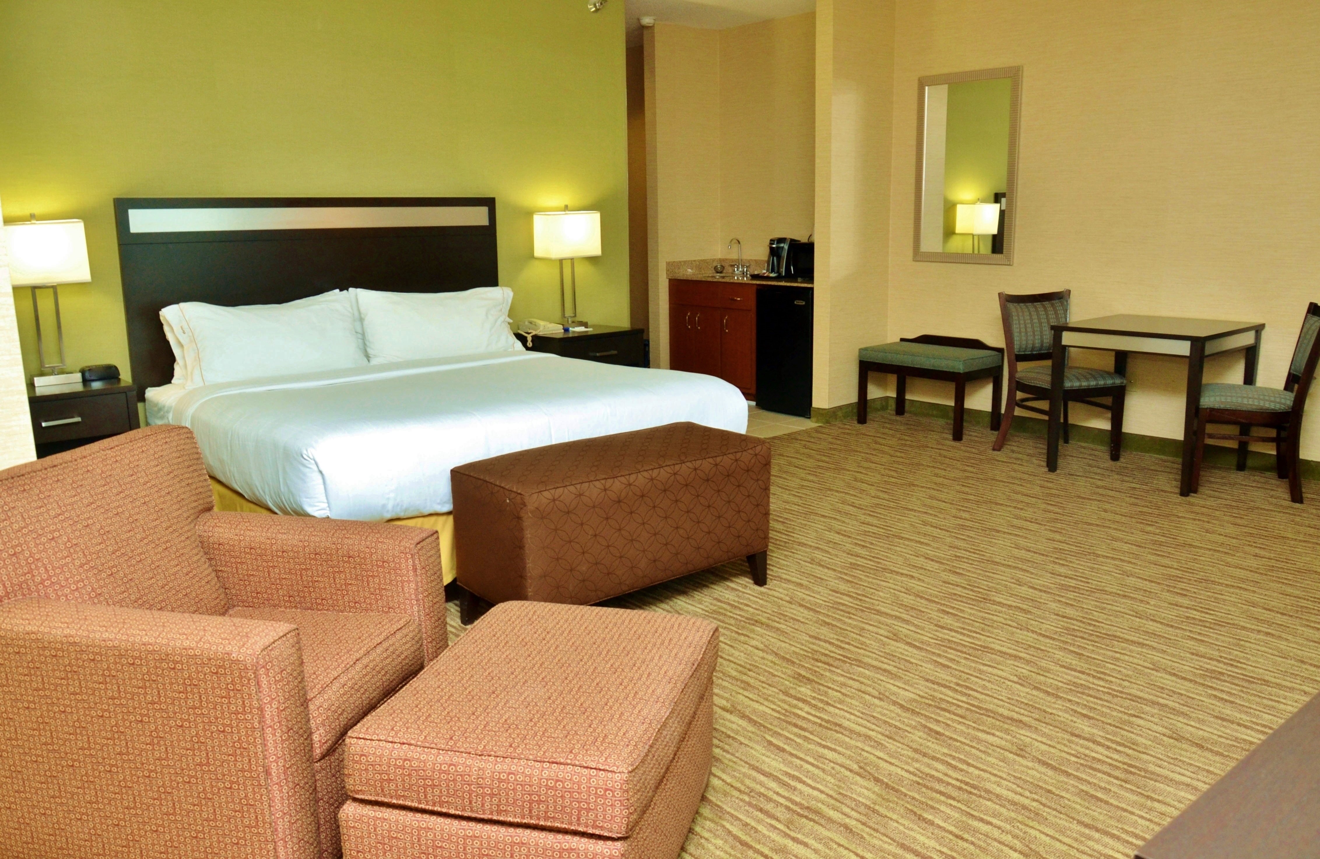 holiday inn express and suites center township by ihg