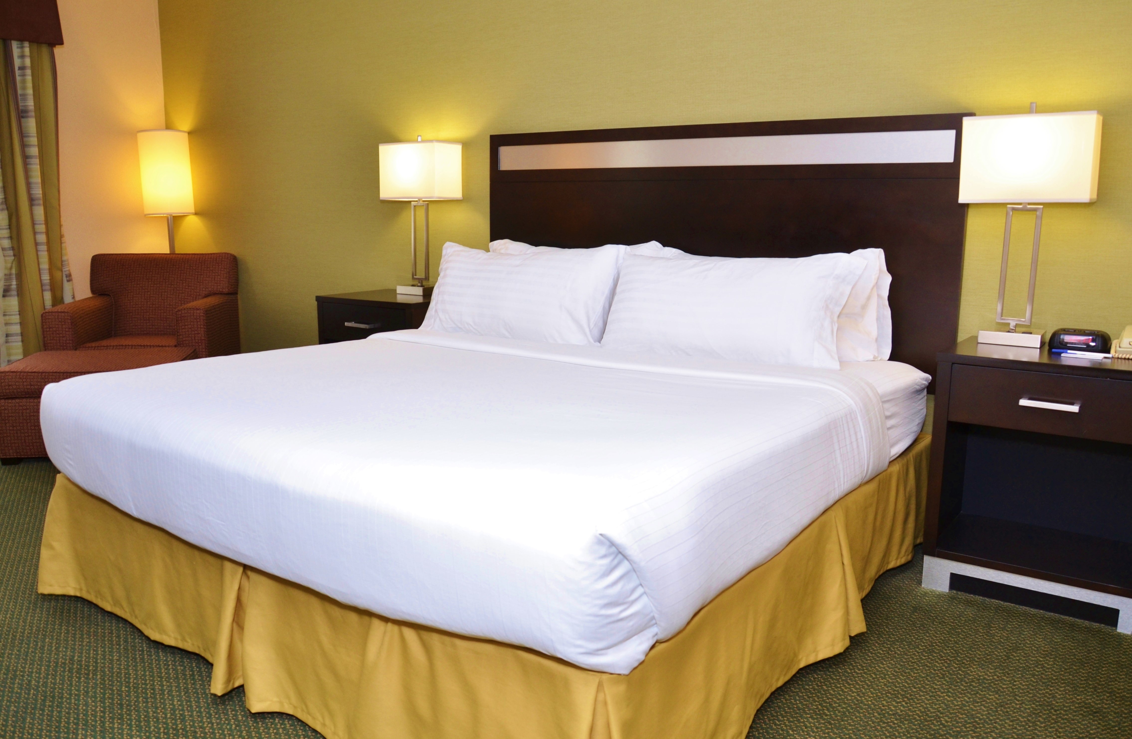 holiday inn express and suites center township by ihg