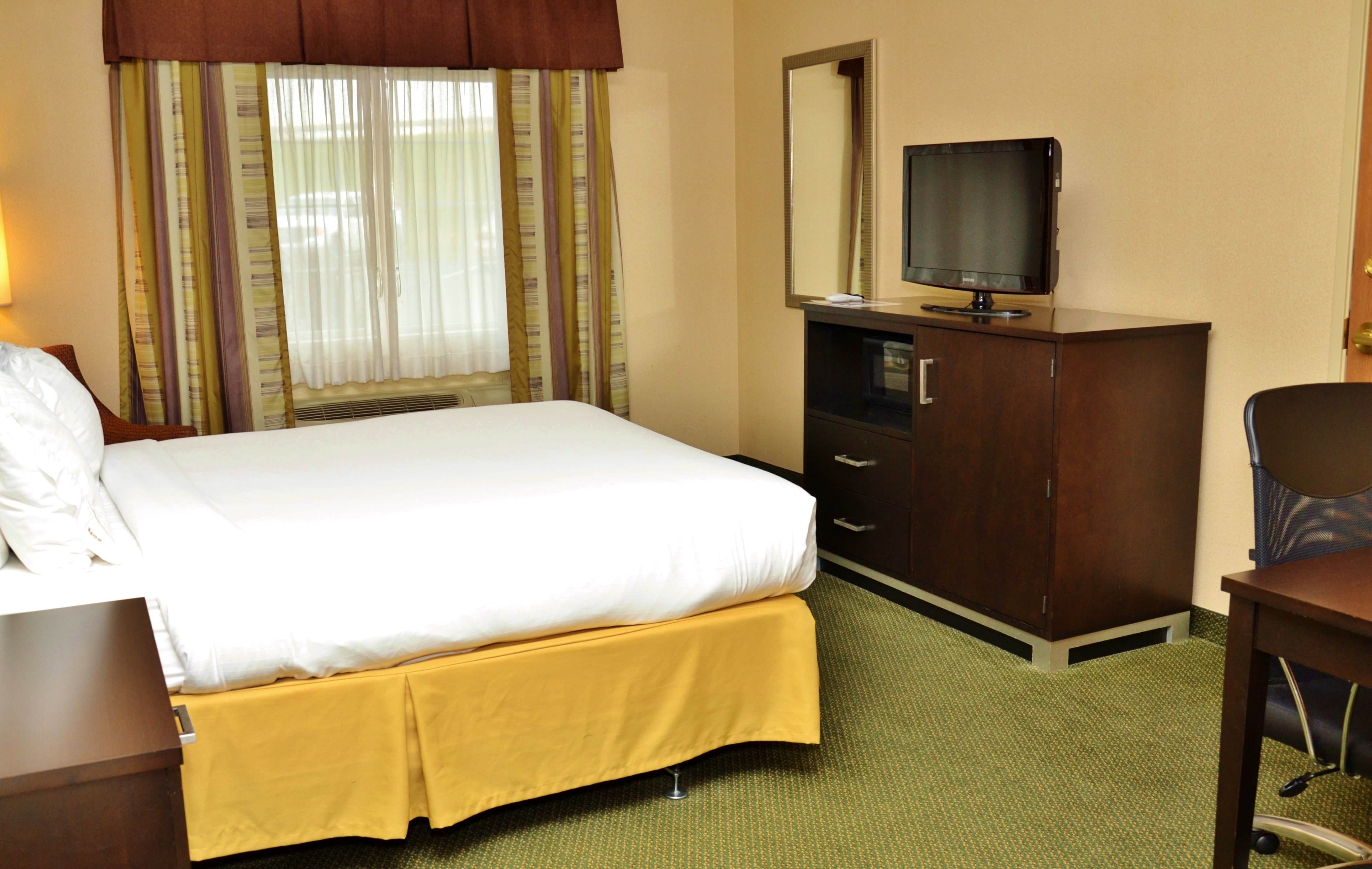 holiday inn express and suites center township by ihg
